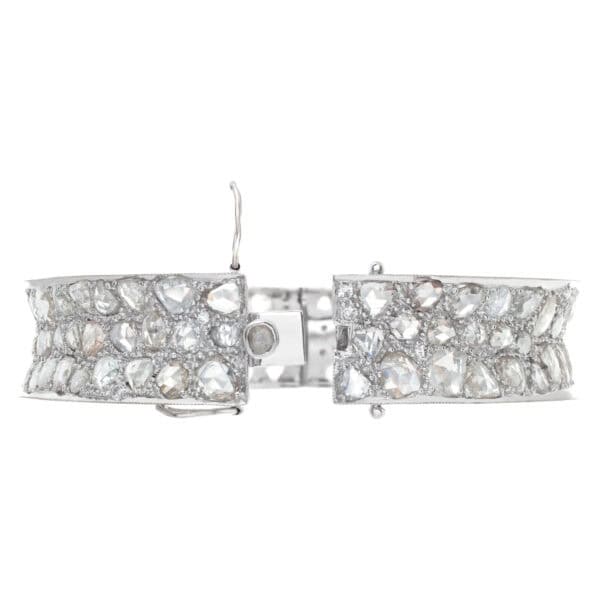 Bangle in 18k white gold with rose cut diamonds