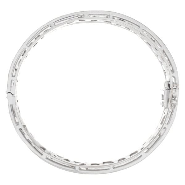 Bangle in 18k white gold with rose cut diamonds